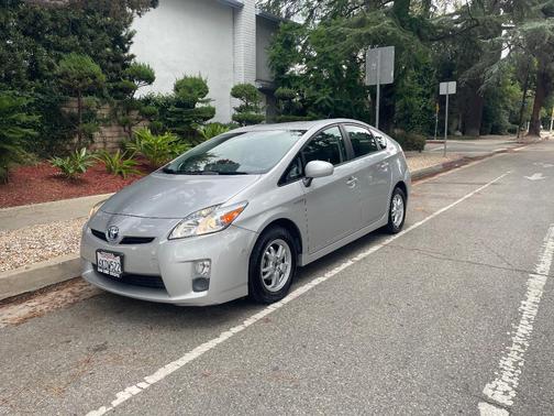 Silver 2010 Toyota Prius III