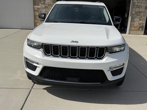 White 2023 Jeep Grand Cherokee 4xe Base