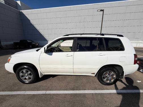 White 2005 Toyota Highlander Limited