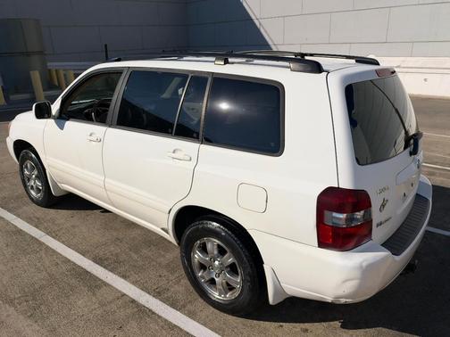 White 2005 Toyota Highlander Limited