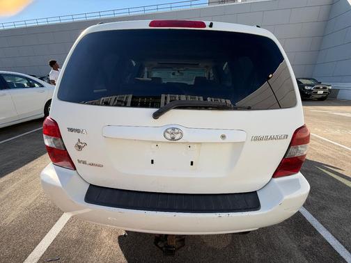 White 2005 Toyota Highlander Limited