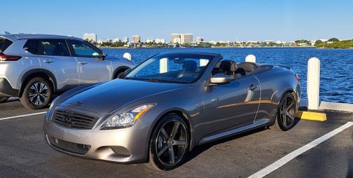 2009 INFINITI G37 Base
