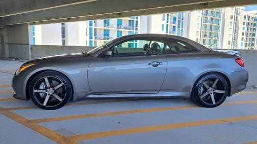2009 INFINITI G37 Base