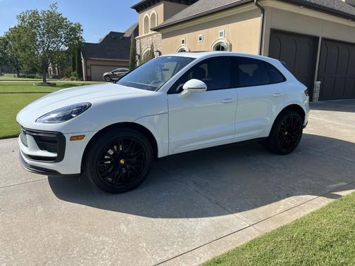 2023 Porsche Macan Base