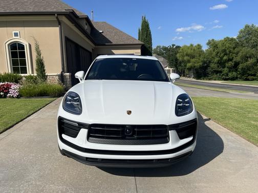 2023 Porsche Macan Base