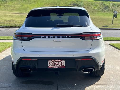 2023 Porsche Macan Base