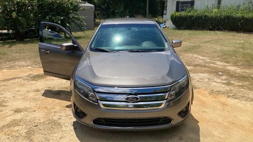 Gray 2011 Ford Fusion SE