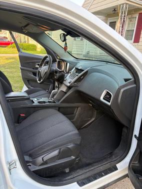 White 2013 Chevrolet Equinox LS