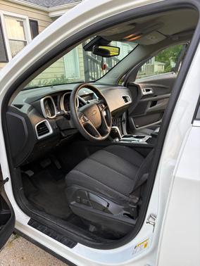 White 2013 Chevrolet Equinox LS