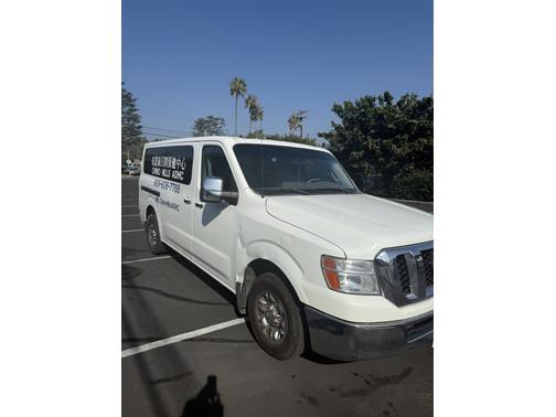 2013 Nissan NV Passenger NV3500 HD SV V8