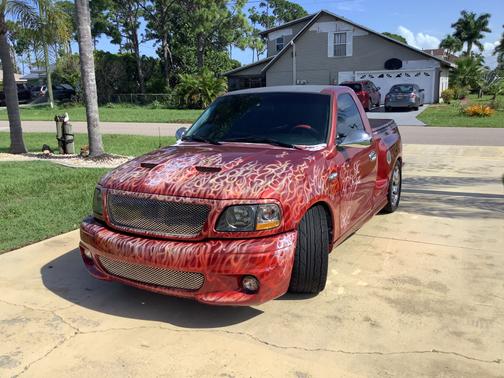 2000 Ford F-150 SVT Lightning Flareside