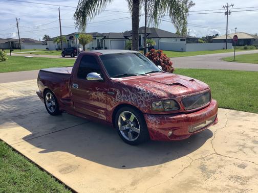 2000 Ford F-150 SVT Lightning Flareside