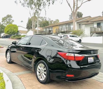 2013 Lexus ES 300h Base