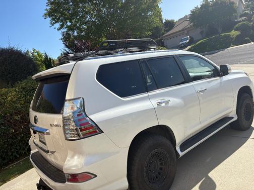 White 2023 Lexus GX 460 Premium