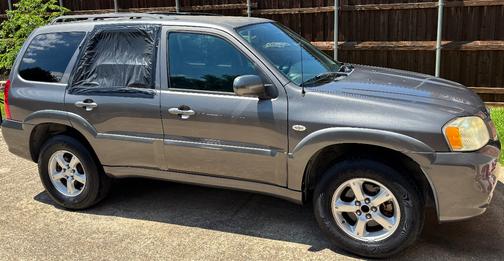 Gray 2005 Mazda Tribute s