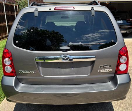 Gray 2005 Mazda Tribute s