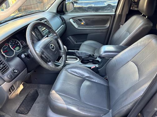 Gray 2005 Mazda Tribute s