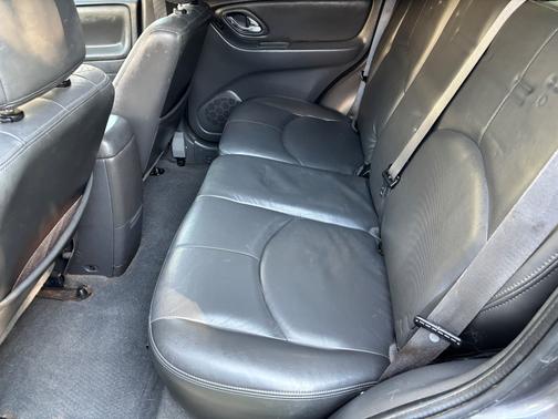 Gray 2005 Mazda Tribute s