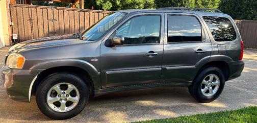 Gray 2005 Mazda Tribute s