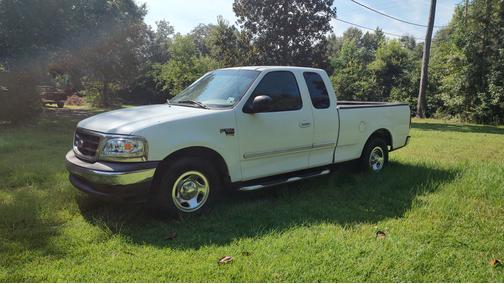White 2003 Ford F-150 XLT SuperCab