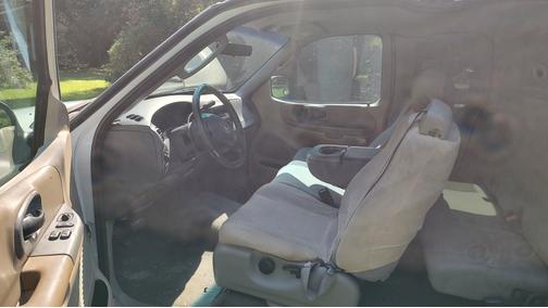 White 2003 Ford F-150 XLT SuperCab