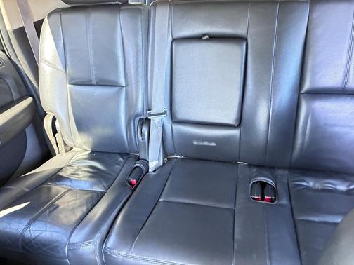 Black 2014 Chevrolet Suburban 1500 LT