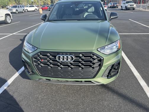 Photo 2 of 12 of 2021 Audi SQ5 3.0T Premium Plus