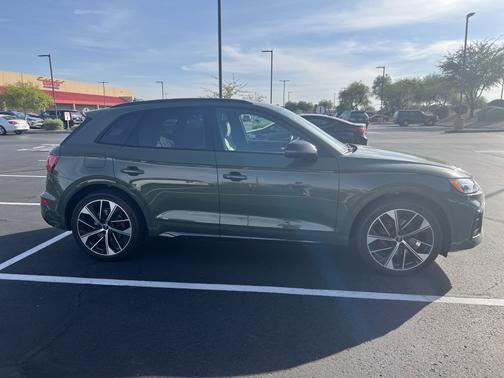 Photo 3 of 12 of 2021 Audi SQ5 3.0T Premium Plus