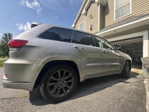 Silver 2019 Jeep Grand Cherokee High Altitude