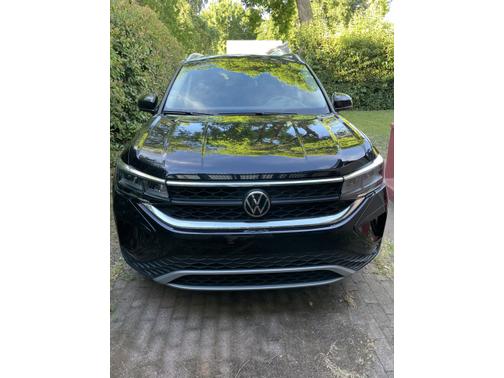 Photo 2 of 15 of 2022 Volkswagen Taos 1.5T SE
