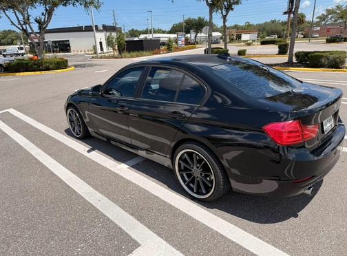 Black 2014 BMW 320 i