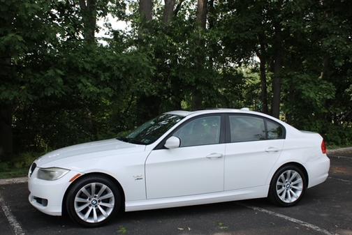 White 2011 BMW 328 i xDrive