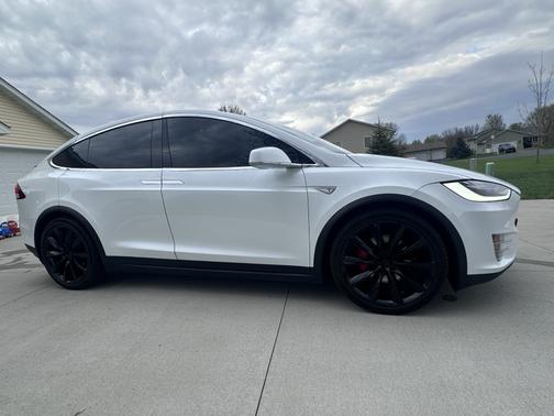 White 2016 Tesla Model X P90D