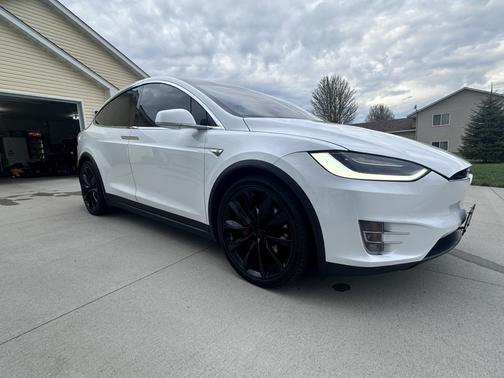 White 2016 Tesla Model X P90D