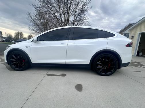 White 2016 Tesla Model X P90D