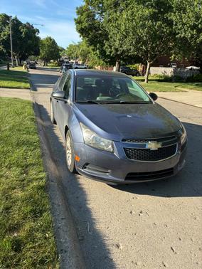 Blue 2014 Chevrolet Cruze LS
