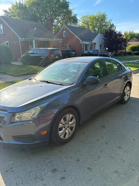 Blue 2014 Chevrolet Cruze LS
