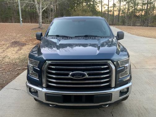 Blue 2015 Ford F-150 XLT