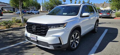 2025 Honda Pilot Touring AWD