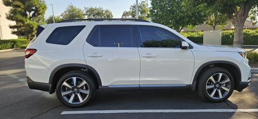 2025 Honda Pilot Touring AWD