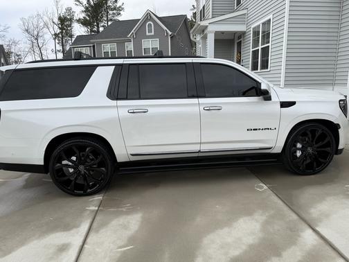 2023 GMC Yukon XL Denali