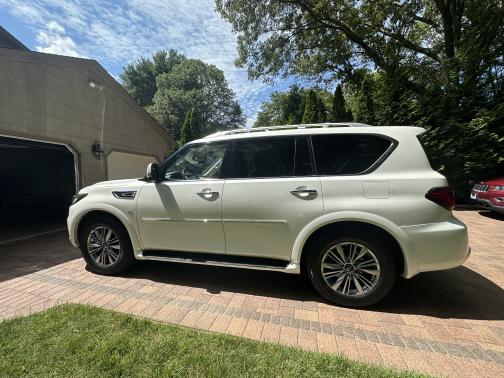 2019 INFINITI QX80 LUXE