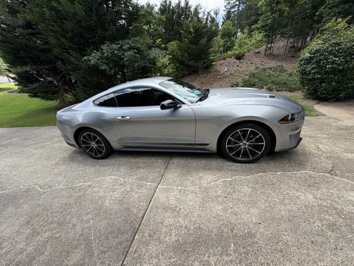 2020 Ford Mustang EcoBoost