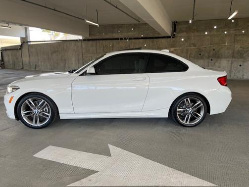 2019 BMW 230 i