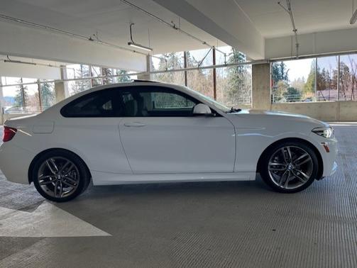 2019 BMW 230 i