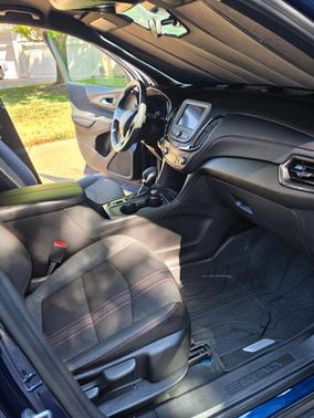 Blue 2022 Chevrolet Equinox RS