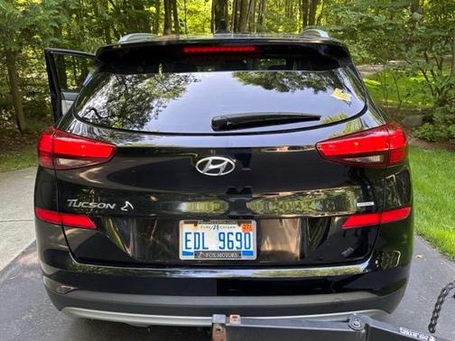 Black 2019 Hyundai TUCSON SEL