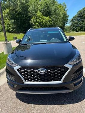Black 2019 Hyundai TUCSON SEL