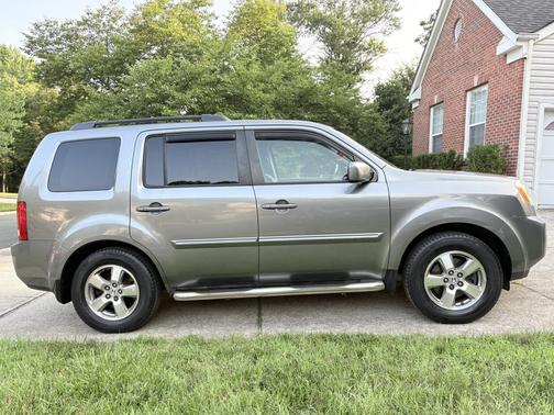 Gray 2009 Honda Pilot EX-L