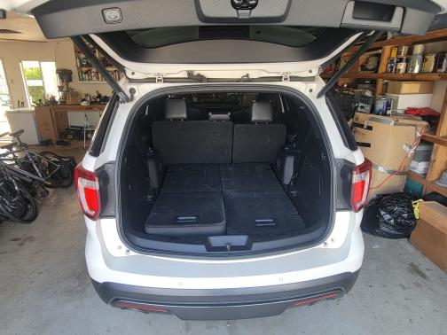 White 2017 Ford Explorer XLT
